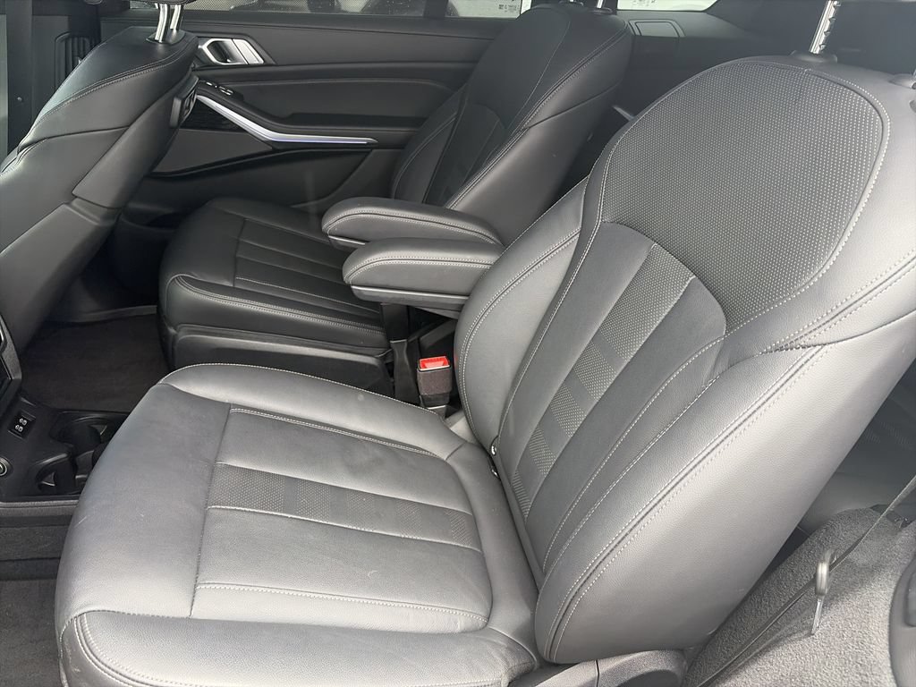 Used 2020 BMW X7 xDrive40i w/ M Sport Package AWD/4WD image 30