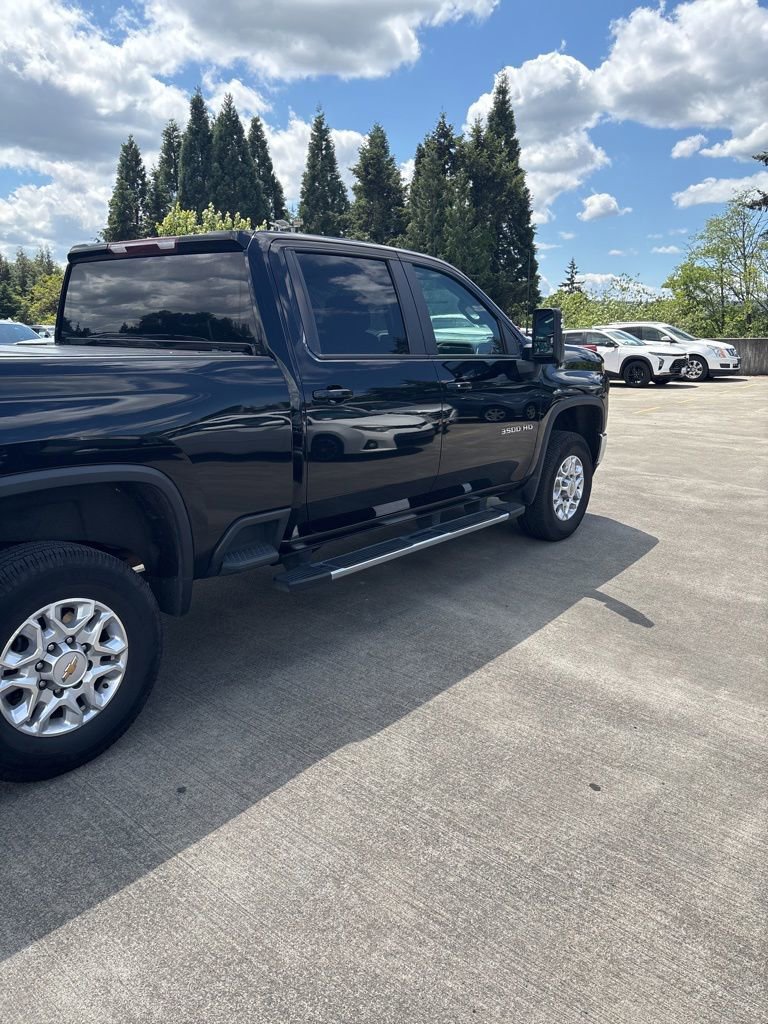 Used 2022 Chevrolet Silverado 3500 LT w/ Convenience Package AWD/4WD image 7