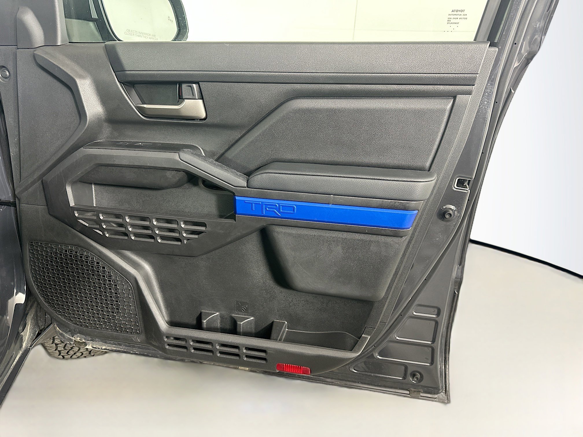 Used 2025 Toyota Tacoma TRD Off-Road image 31