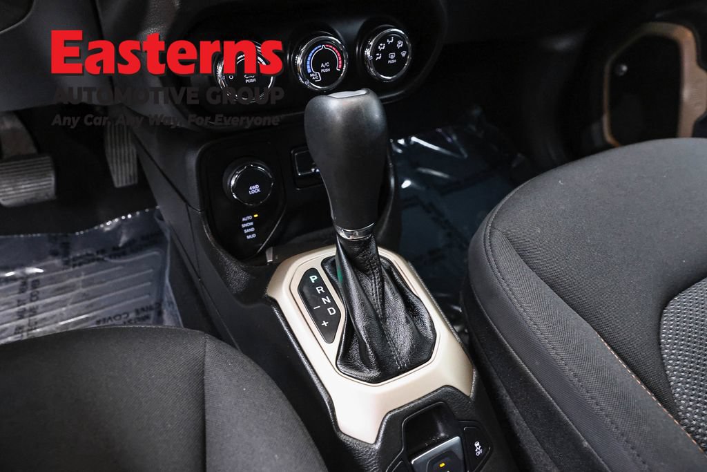Used 2016 Jeep Renegade 75th Anniversary AWD/4WD image 15