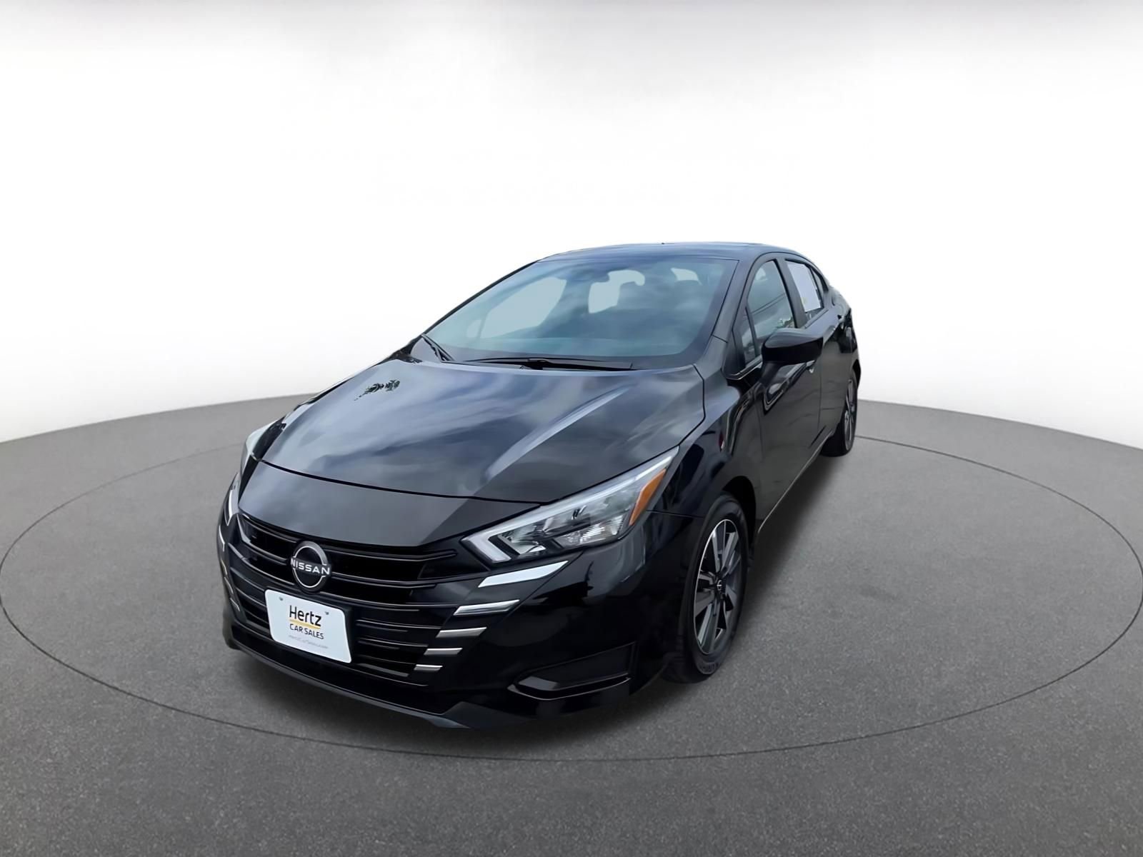 Used 2025 Nissan Versa SV image 7