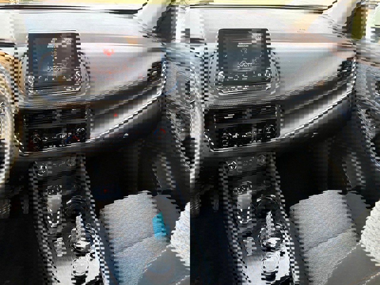 Certified 2023 Nissan Rogue SV image 18