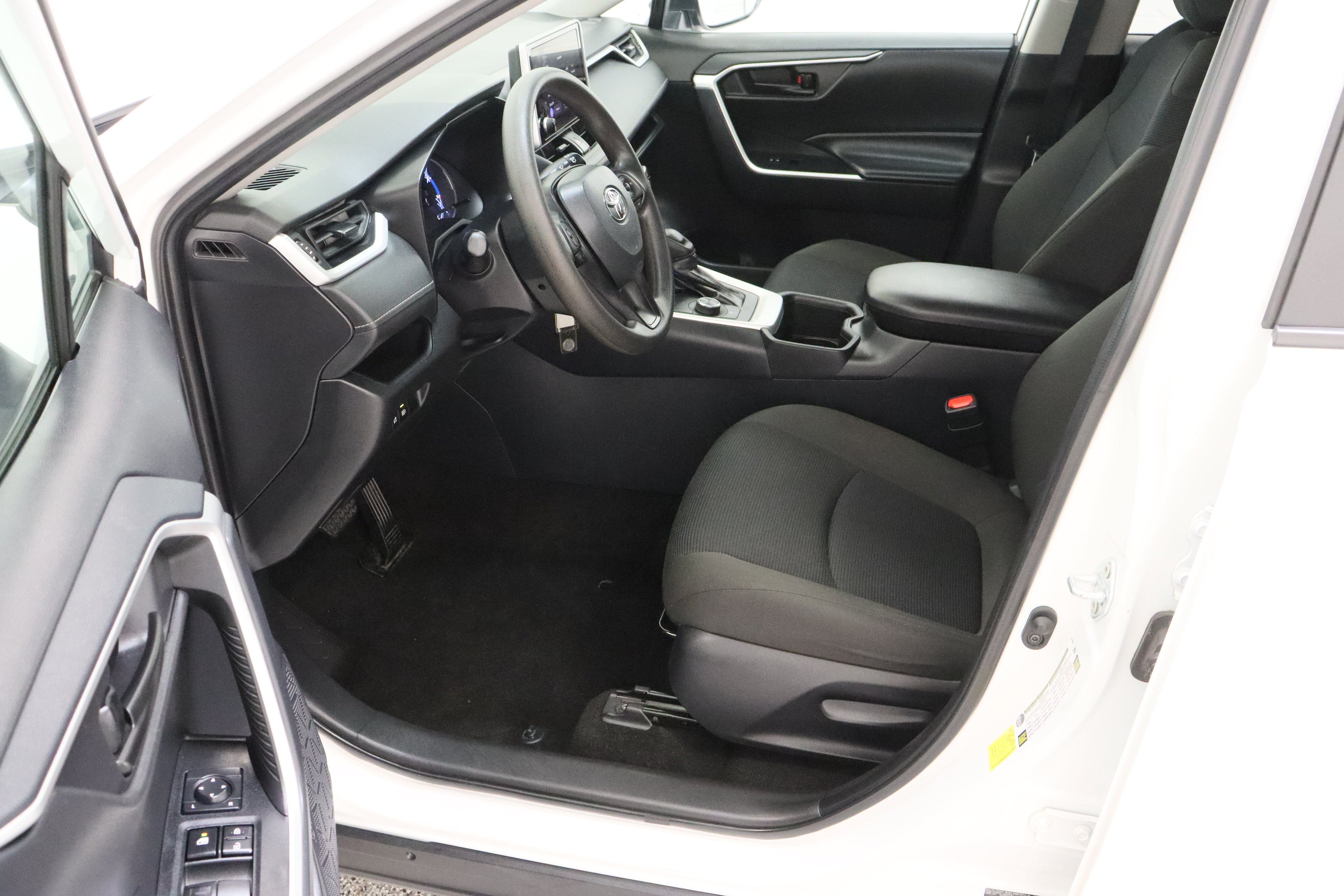 Certified 2025 Toyota RAV4 LE AWD/4WD image 14