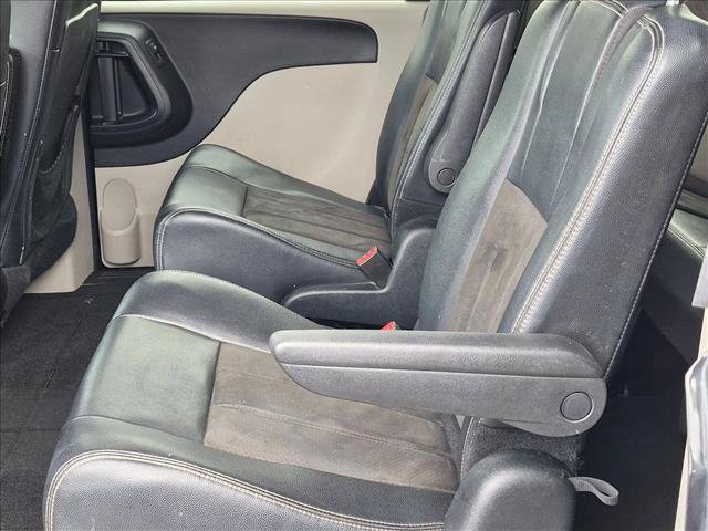 Used 2019 Dodge Grand Caravan SXT FWD image 18