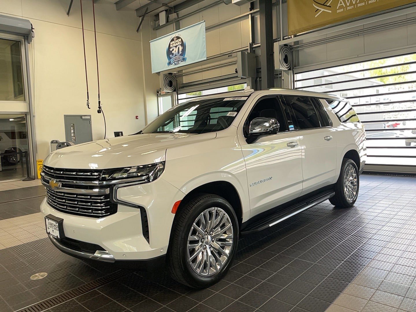 Used 2023 Chevrolet Suburban Premier w/ Advanced Technology Package AWD/4WD image 2