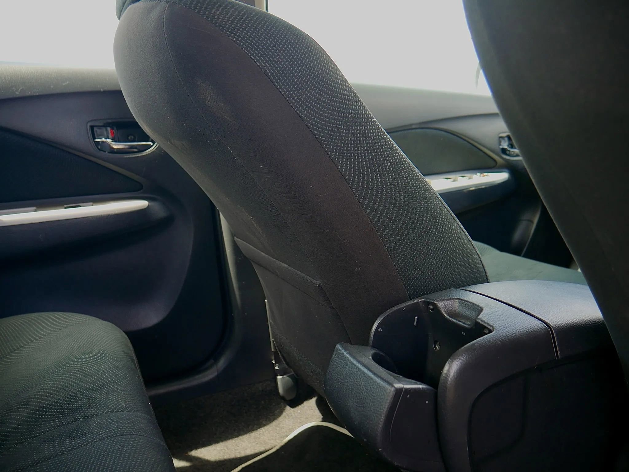 Used 2010 Toyota Yaris Sedan FWD image 21