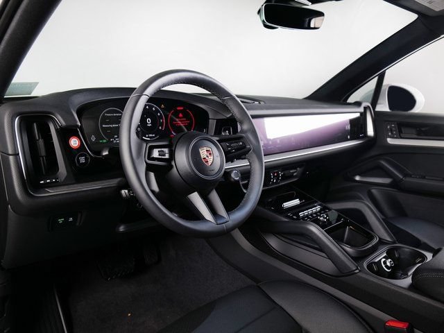 Certified 2026 Porsche Cayenne AWD/4WD image 4