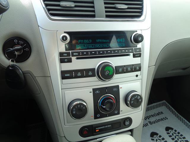 Used 2010 Chevrolet Malibu LS FWD image 29
