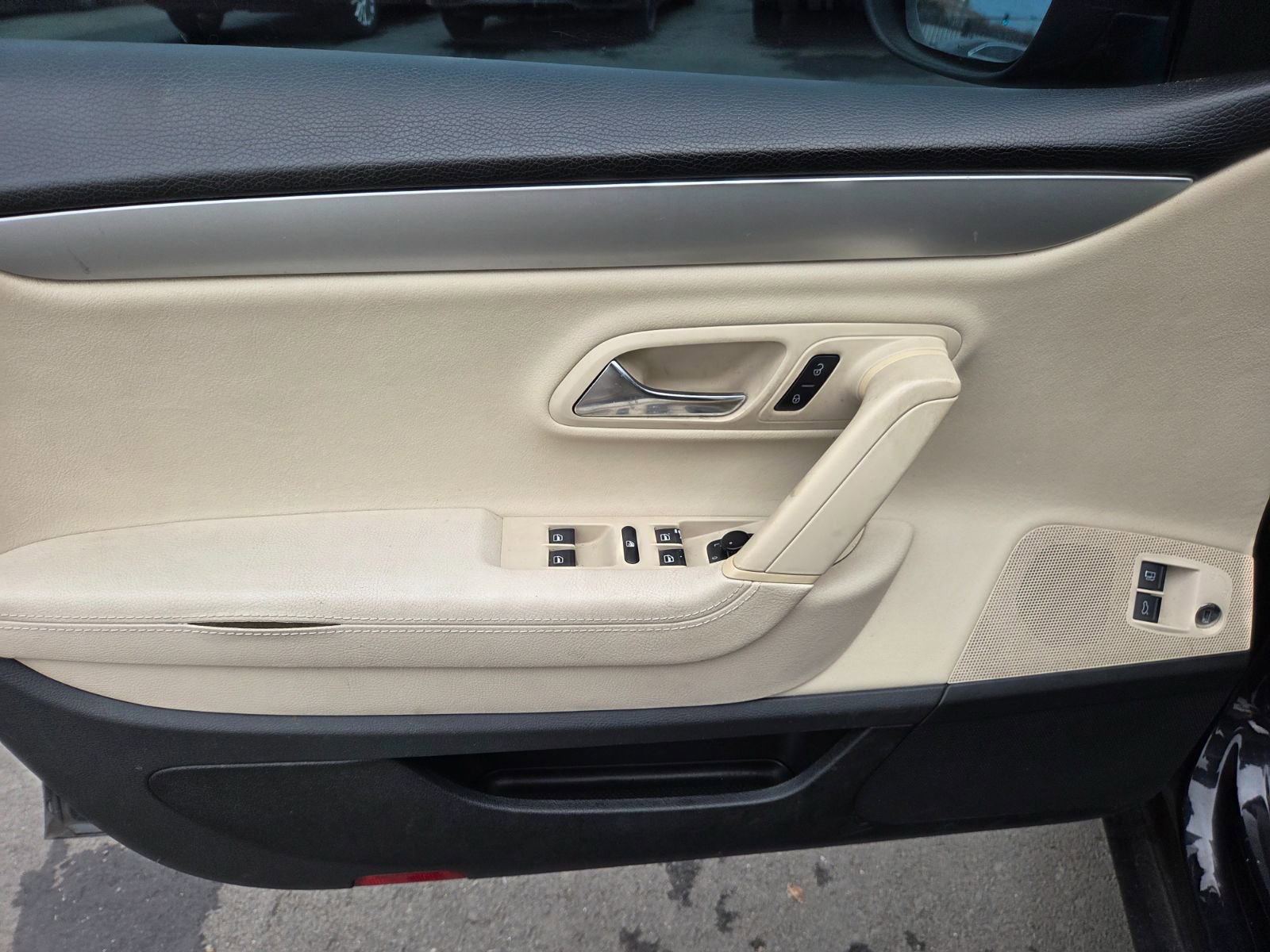 Used 2010 Volkswagen CC Sport image 6