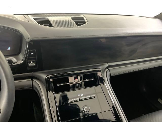 Used 2024 Porsche Panamera 4 image 16