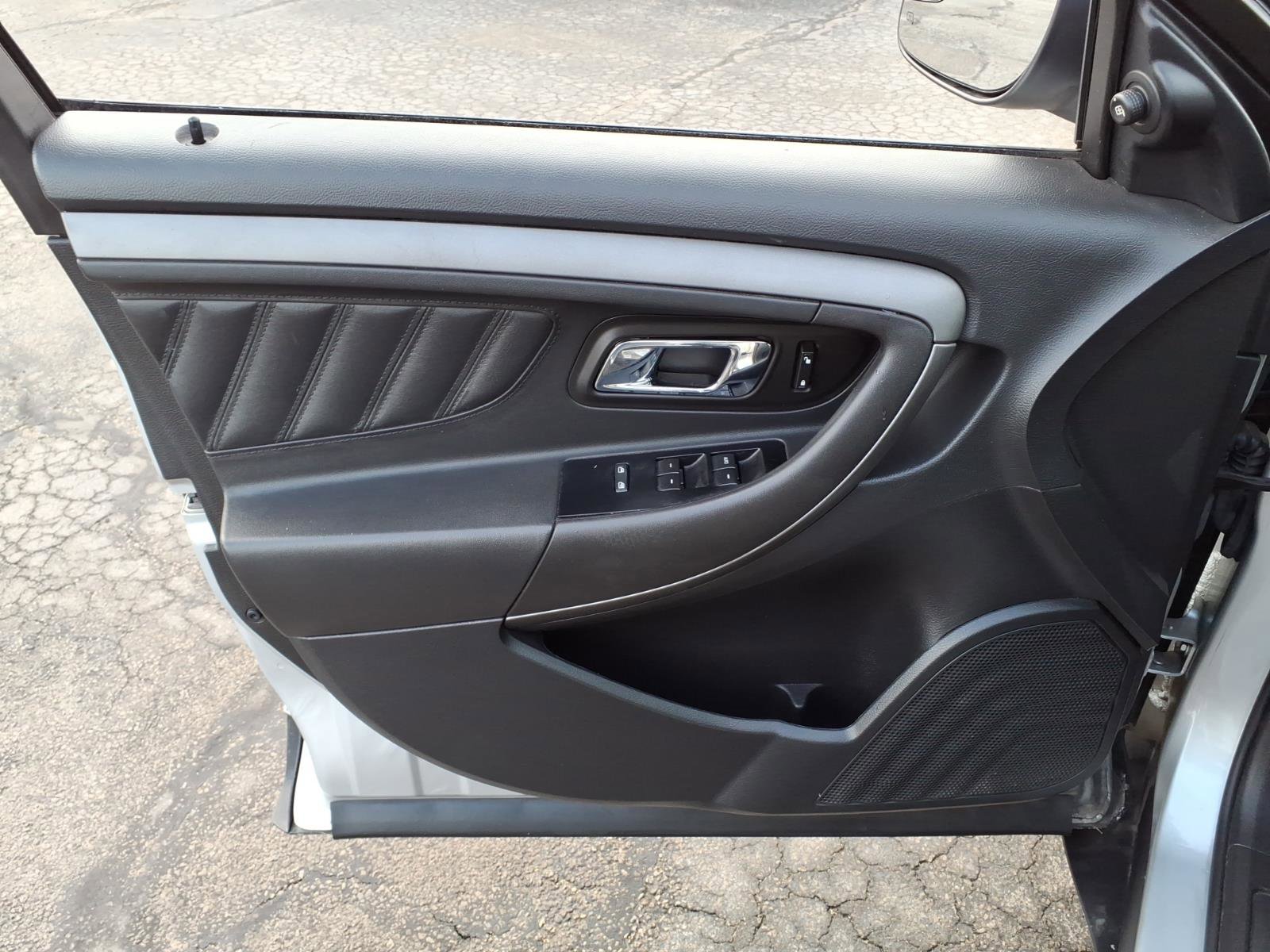 Used 2012 Ford Taurus SEL image 18