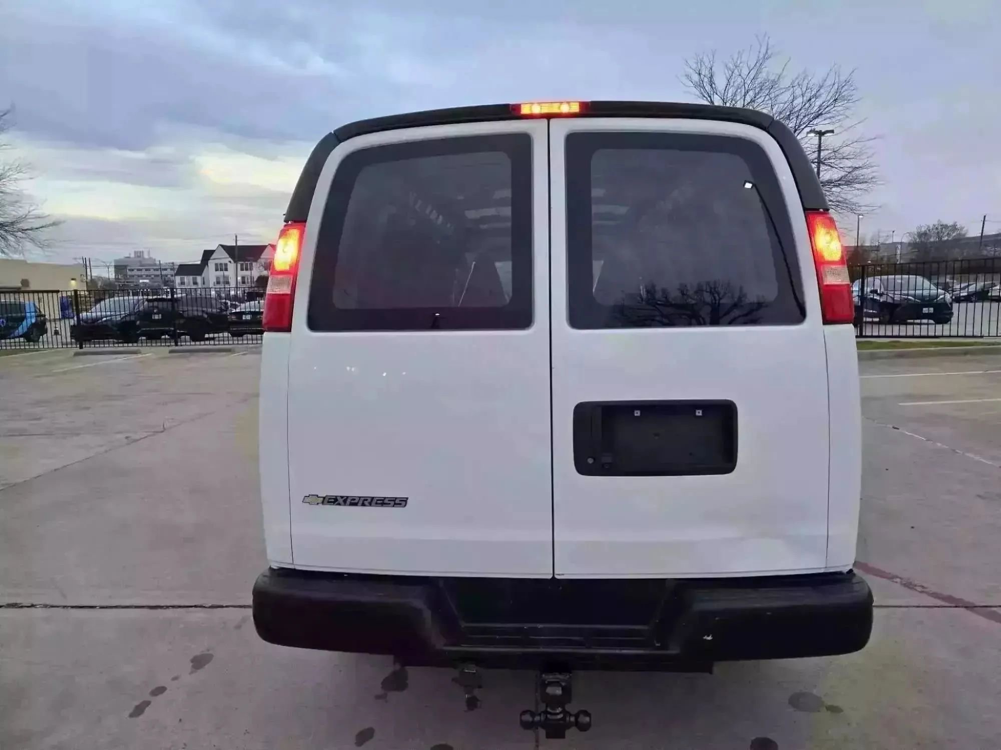 Used 2019 Chevrolet Express 2500 Extended w/ Driver Convenience Package image 9