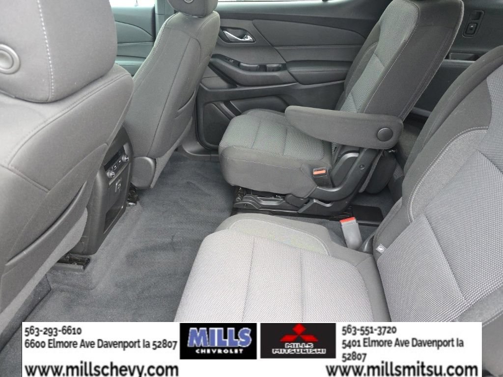Used 2022 Chevrolet Traverse LT FWD image 16