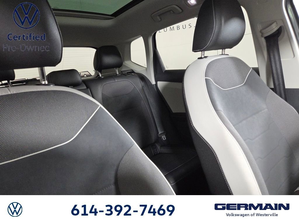 Certified 2025 Volkswagen Taos SE image 16
