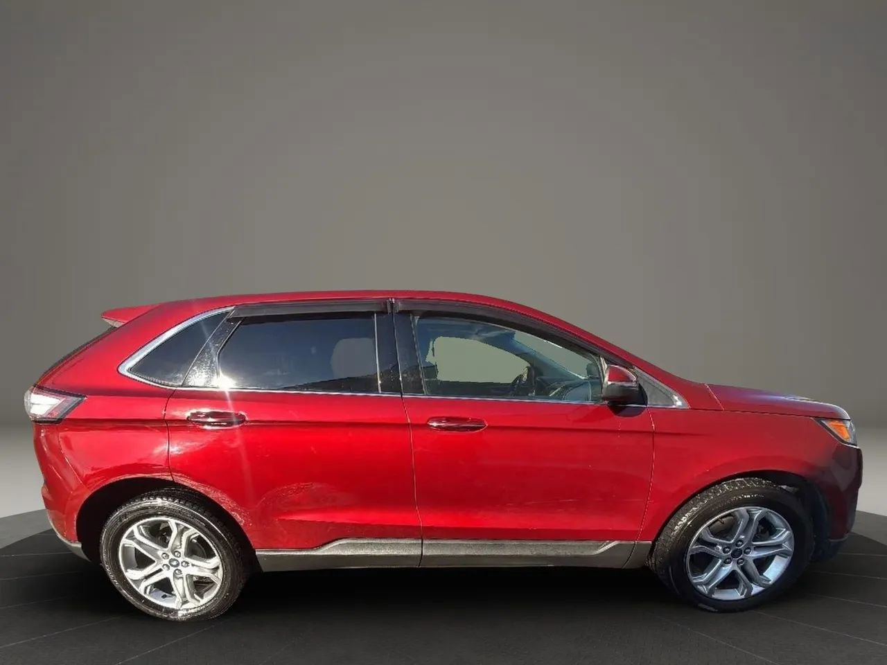 Used 2015 Ford Edge Titanium w/ Equipment Group 302A image 4