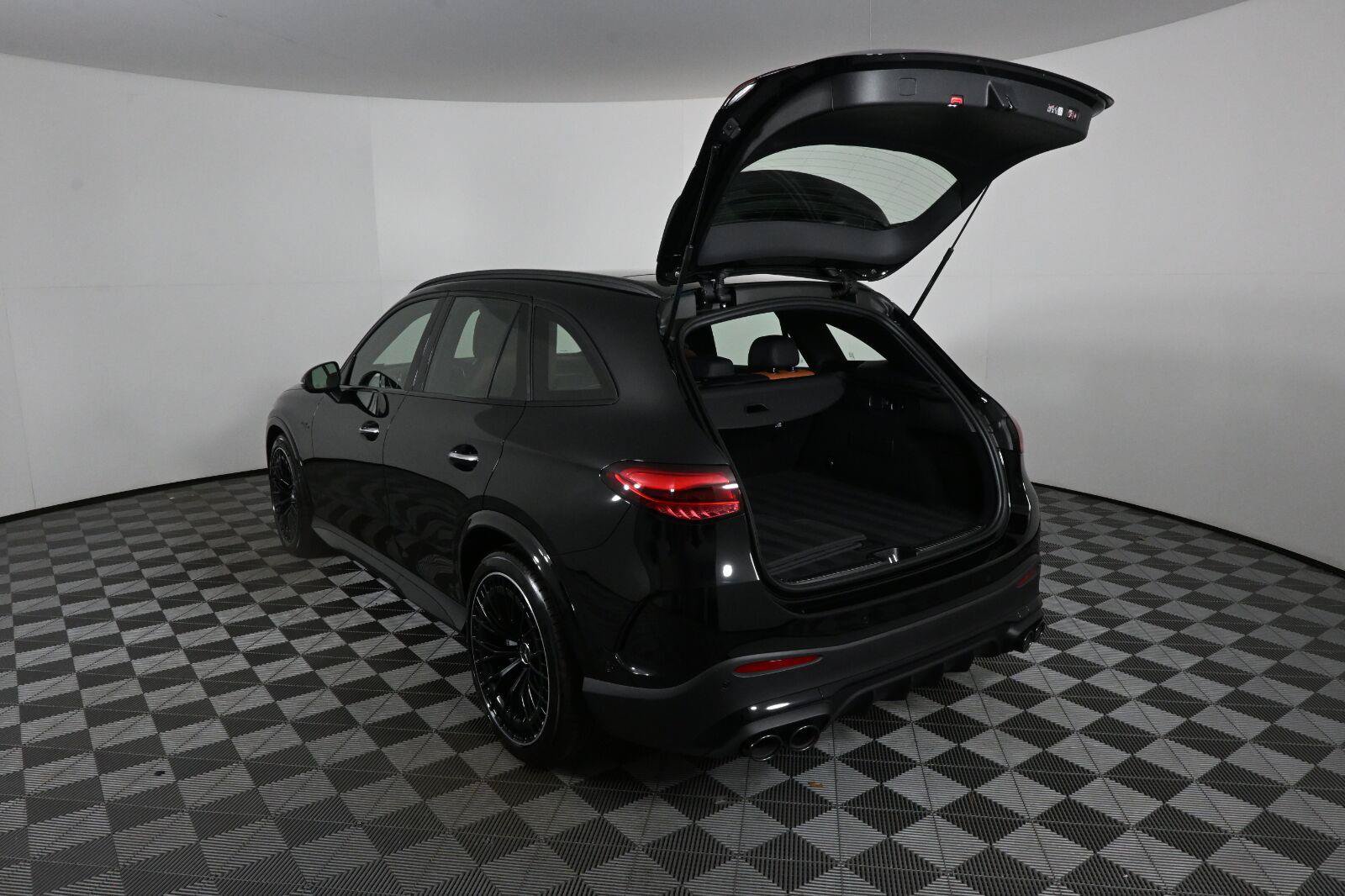 Certified 2026 Mercedes-Benz GLC 43 AMG 4MATIC image 31