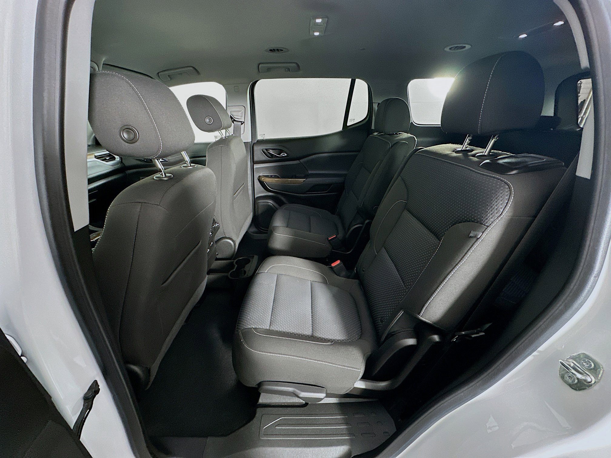 Used 2023 GMC Acadia SLE w/ Driver Convenience Package image 28