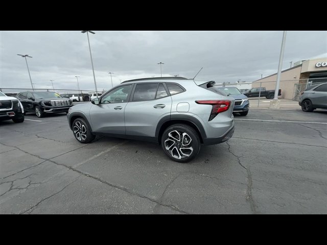 Certified 2024 Chevrolet Trax RS w/ Sunroof Package image 6