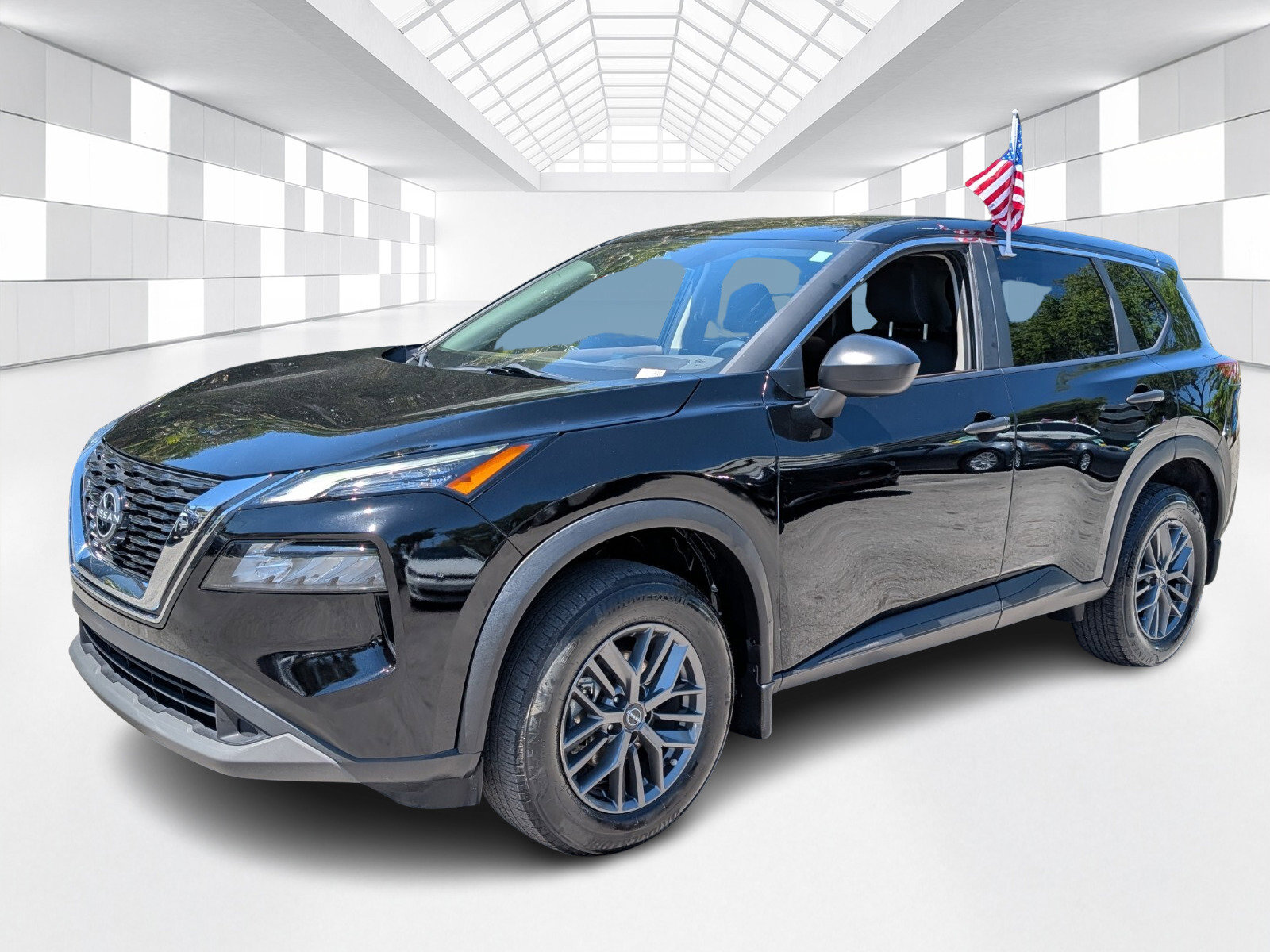 Used 2023 Nissan Rogue S FWD image 3