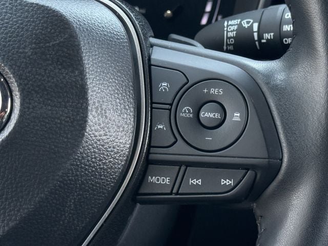 Used 2025 Toyota Corolla Cross AWD Hybrid w/ Convenience Package image 15