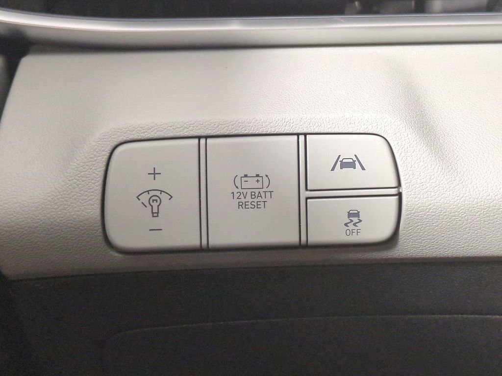 Used 2023 Hyundai Elantra Limited w/ Cargo Package image 27