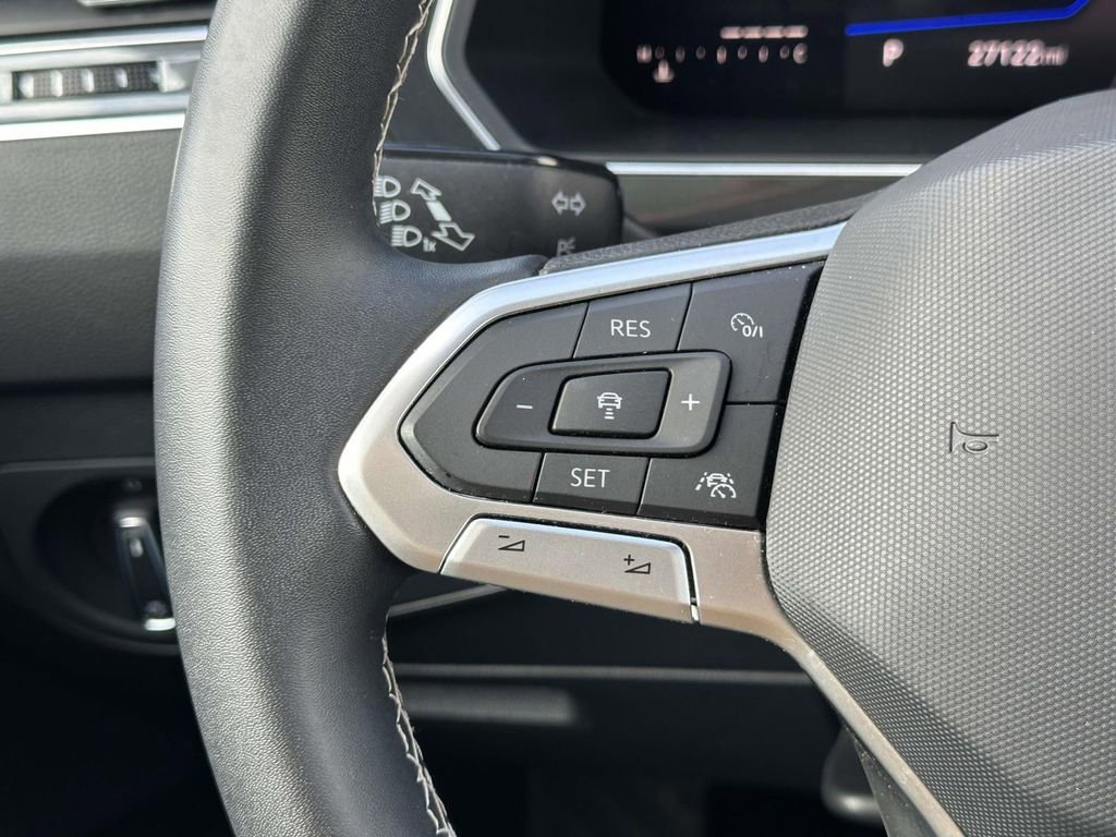 Certified 2023 Volkswagen Tiguan SE w/ Panoramic Sunroof Package image 25