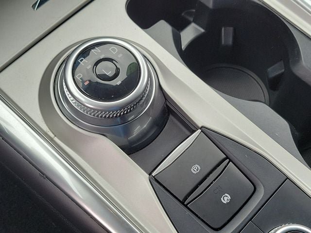 Used 2024 Ford Explorer XLT w/ Equipment Group 202A AWD/4WD image 17
