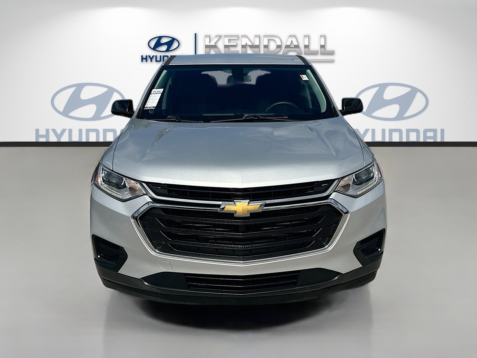 Used 2019 Chevrolet Traverse LS FWD image 2