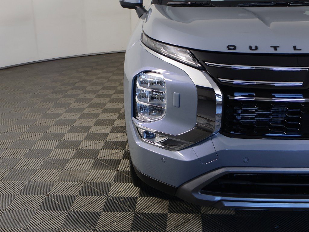 New 2026 Mitsubishi Outlander SE image 16