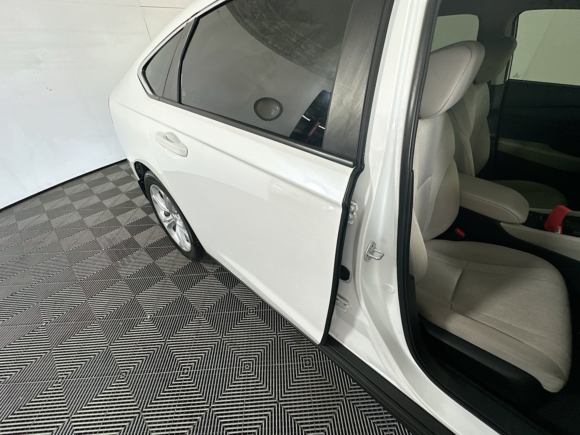 Used 2023 Honda Accord LX image 28