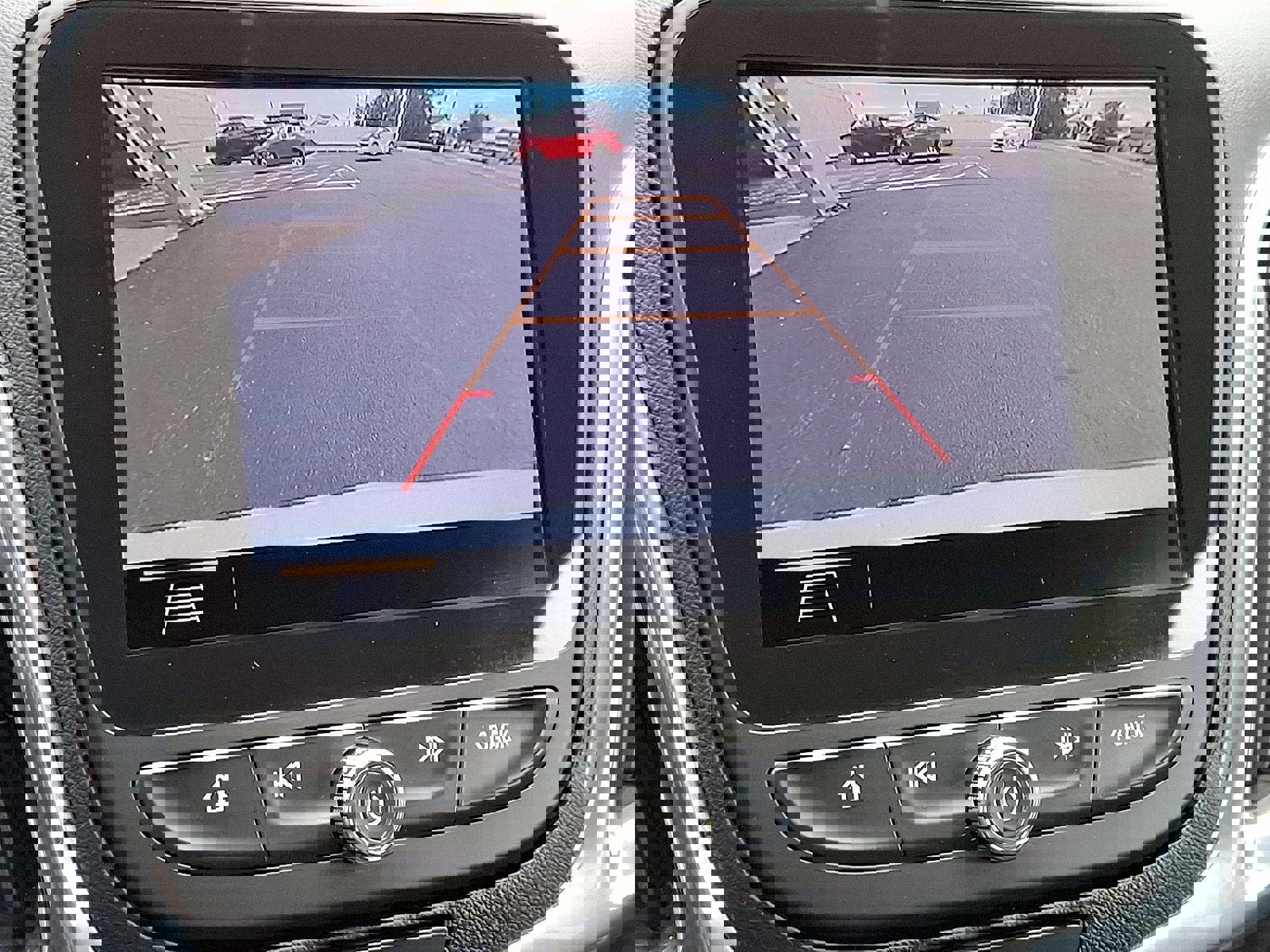 Used 2019 Chevrolet Equinox Premier image 17