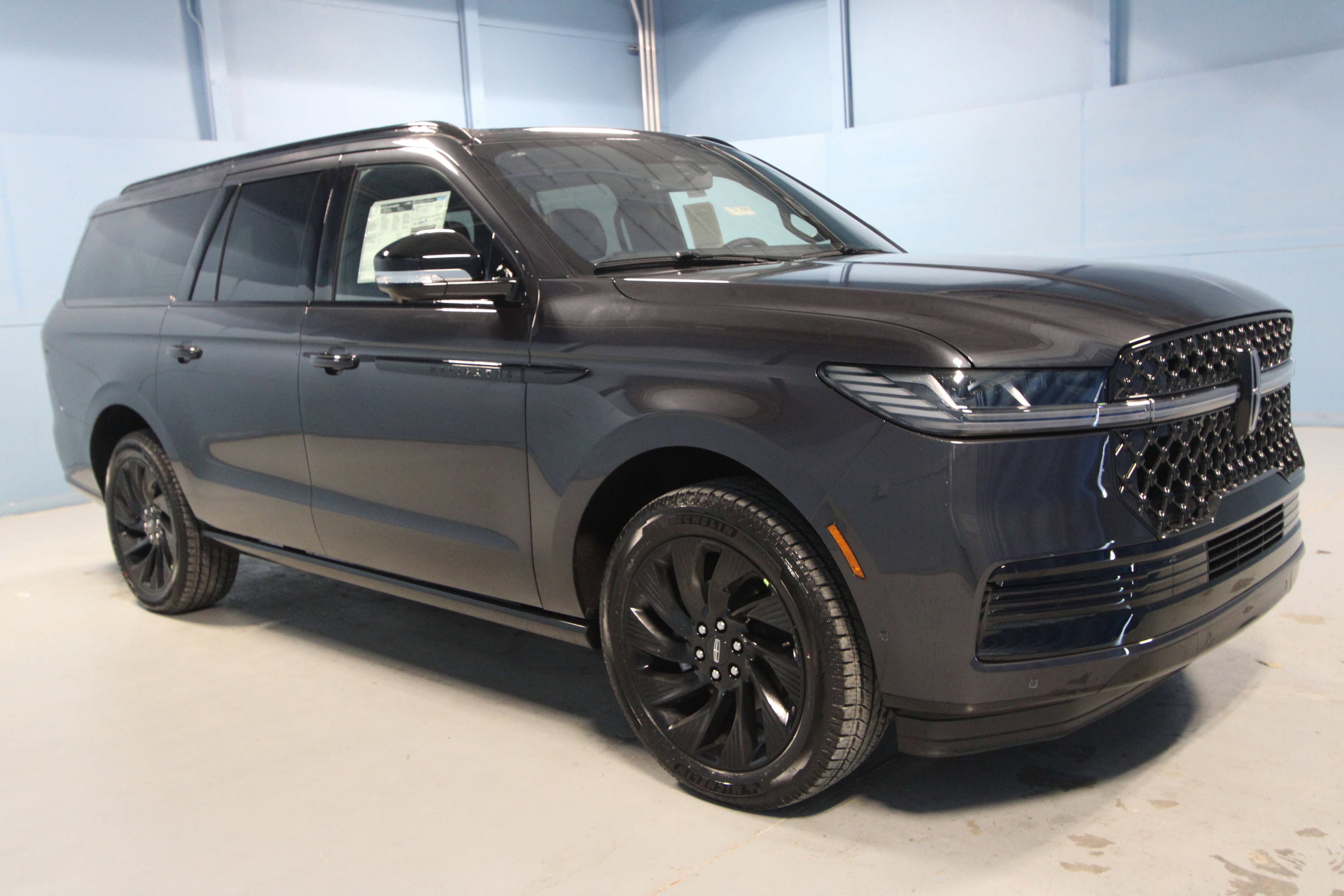 New 2025 Lincoln Navigator L Reserve