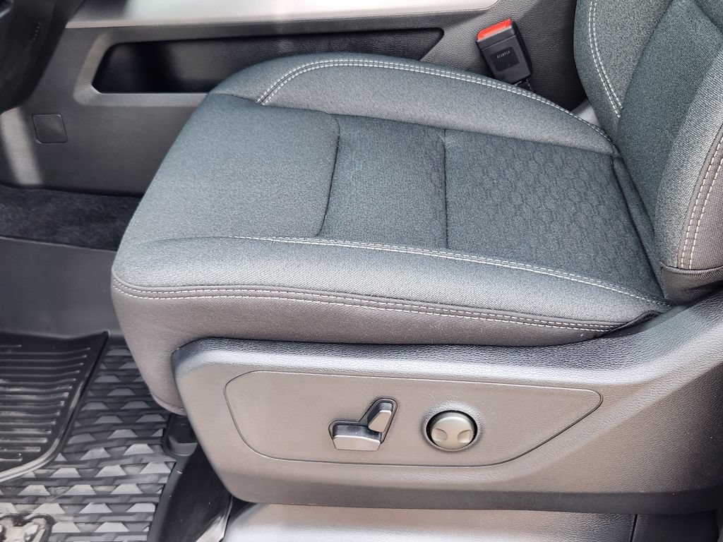 New 2026 RAM 1500 Big Horn w/ Night Edition AWD/4WD image 8