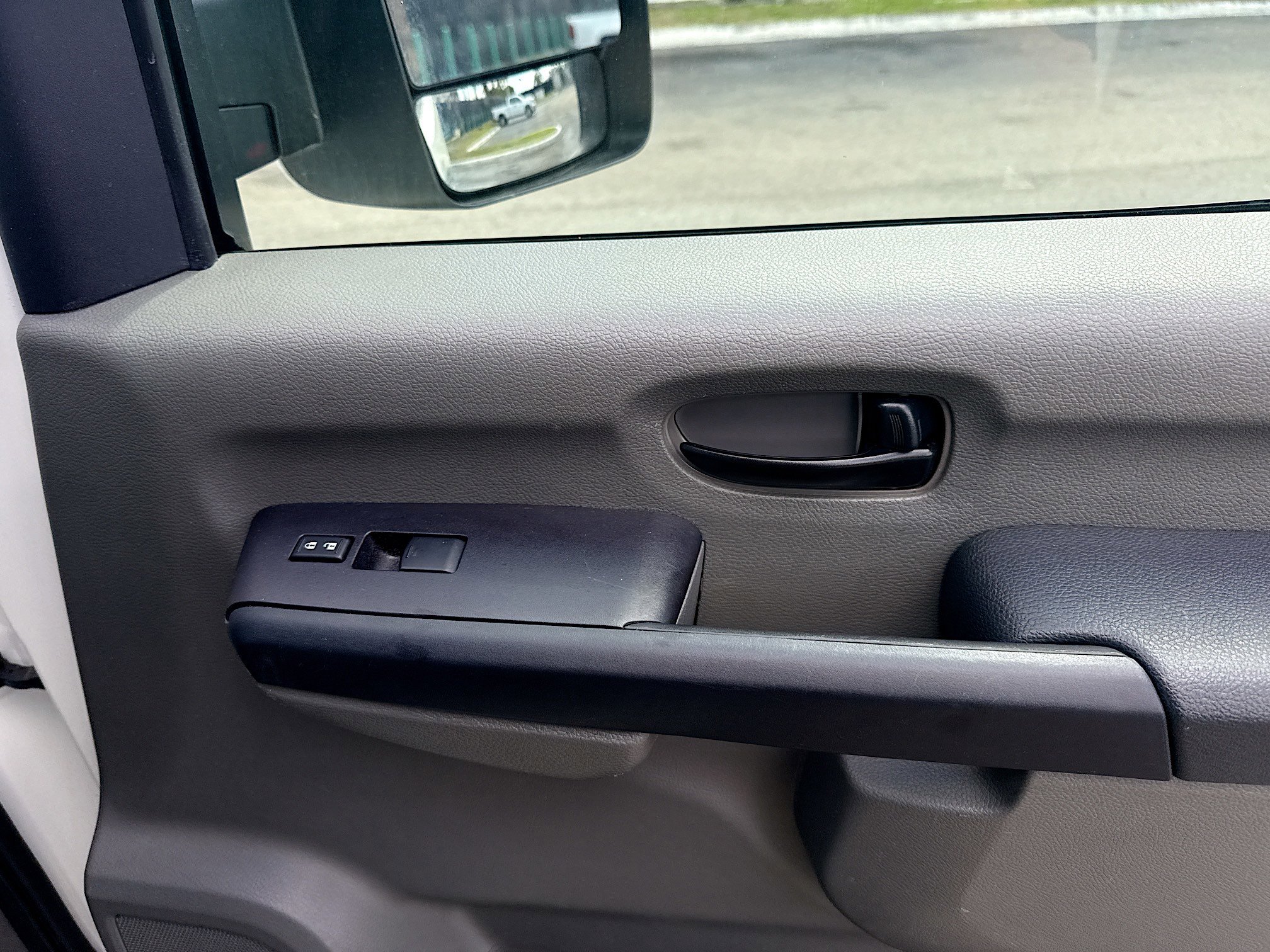 Used 2021 Nissan NV 2500 S image 26