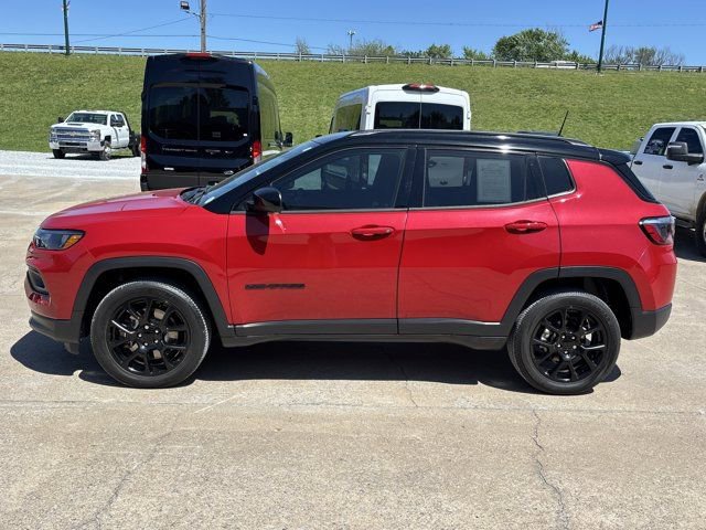 Used 2023 Jeep Compass Altitude AWD/4WD image 8