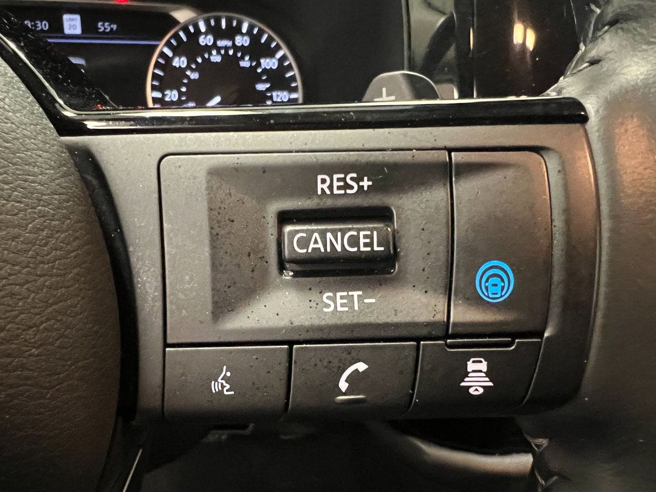 Used 2025 Nissan Pathfinder SL image 39