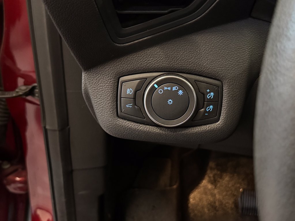 Used 2019 Ford Escape SE FWD image 16
