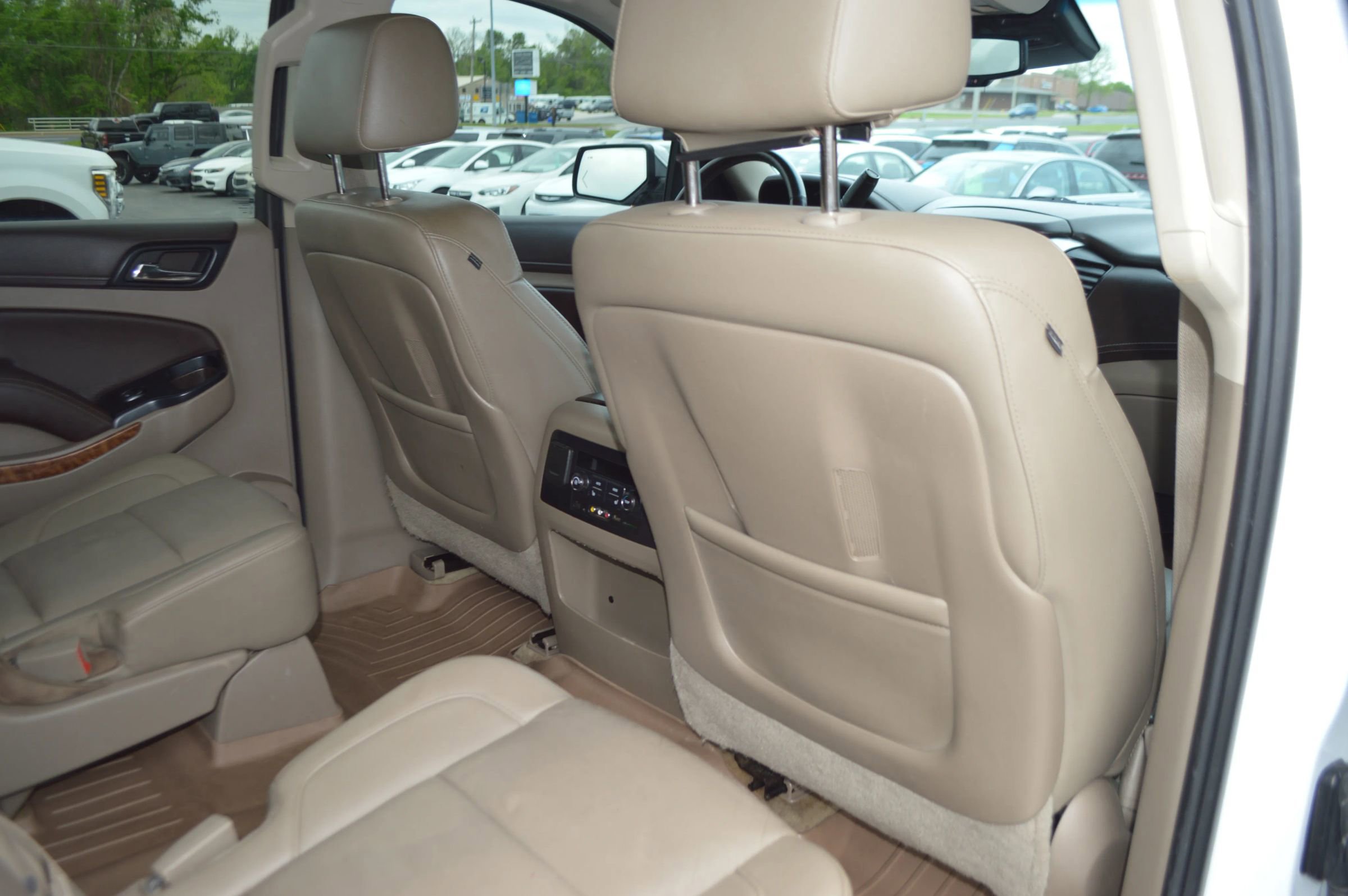 Used 2015 Chevrolet Suburban LTZ AWD/4WD image 28
