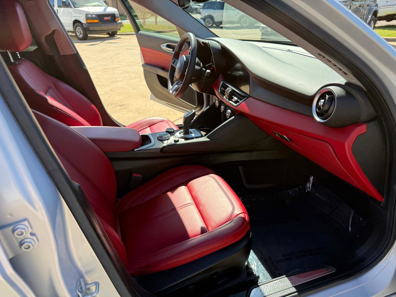 Used 2020 Alfa Romeo Giulia Ti w/ Nero Edizione image 24