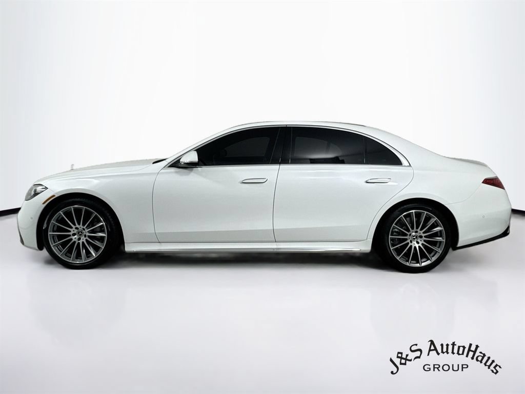 Used 2025 Mercedes-Benz S 580 4MATIC Sedan w/ AMG Line Package image 4