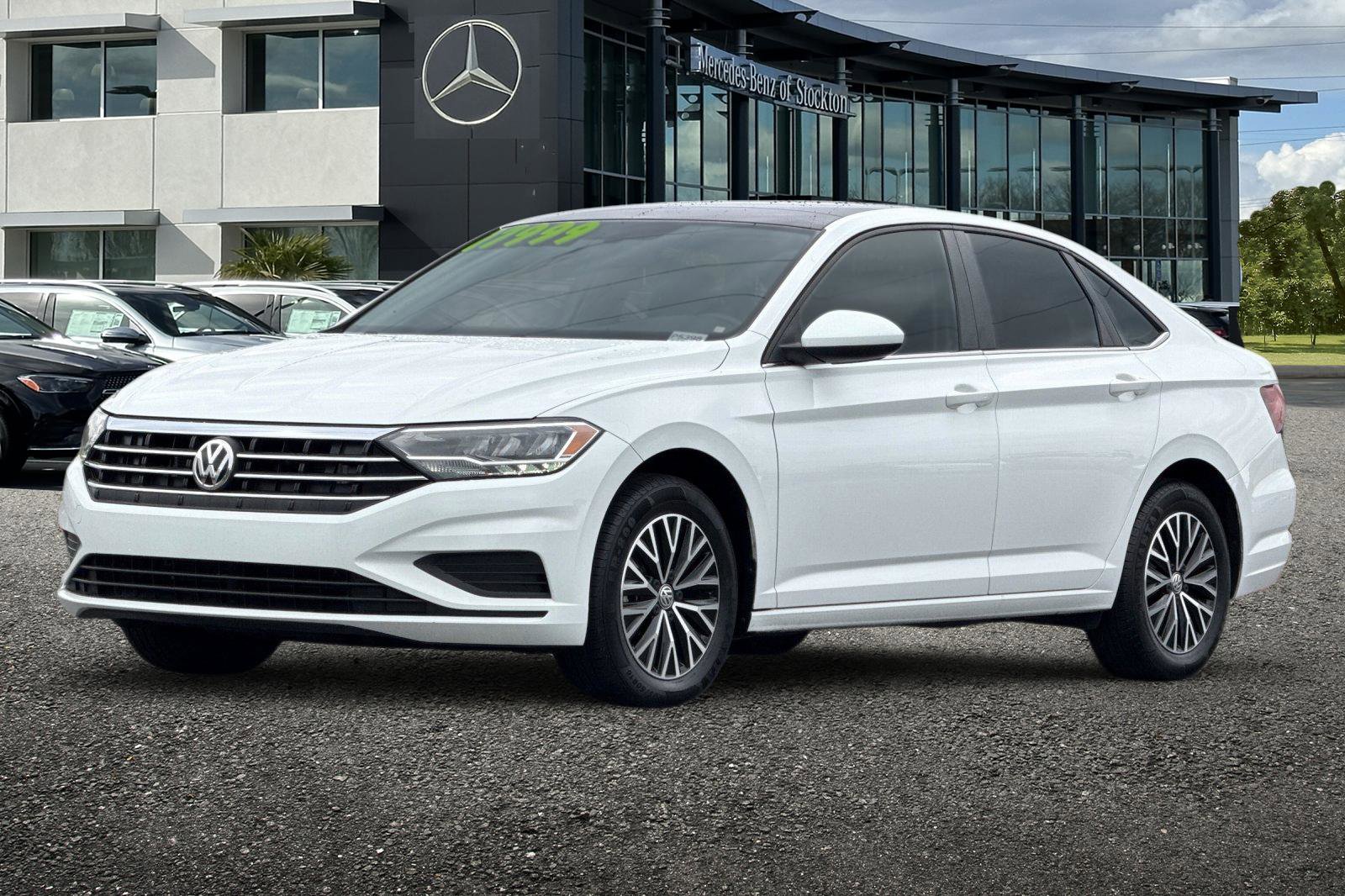 Used 2021 Volkswagen Jetta SE w/ SE Cold Weather Package image 8