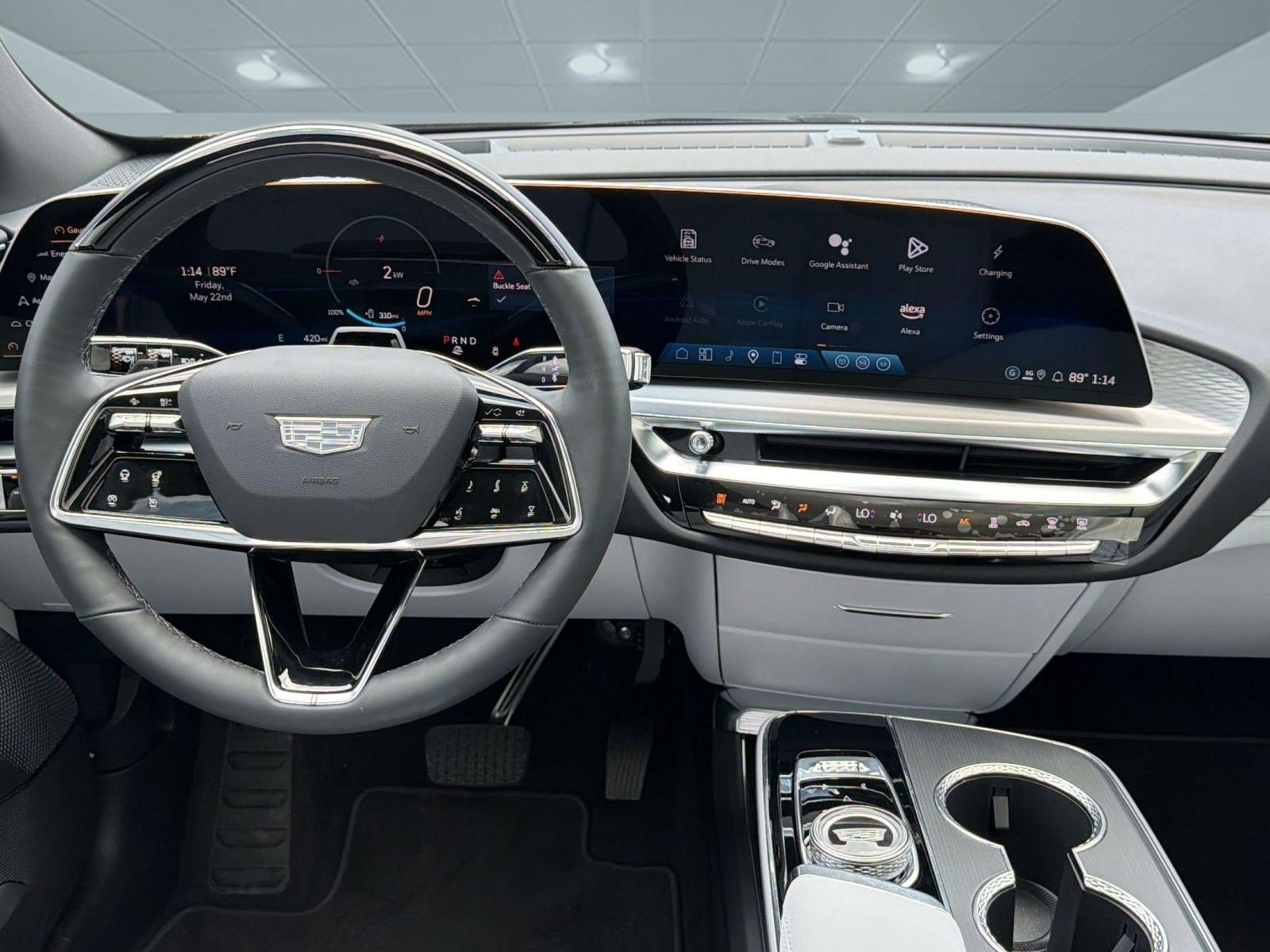New 2025 Cadillac Lyriq Luxury RWD image 27