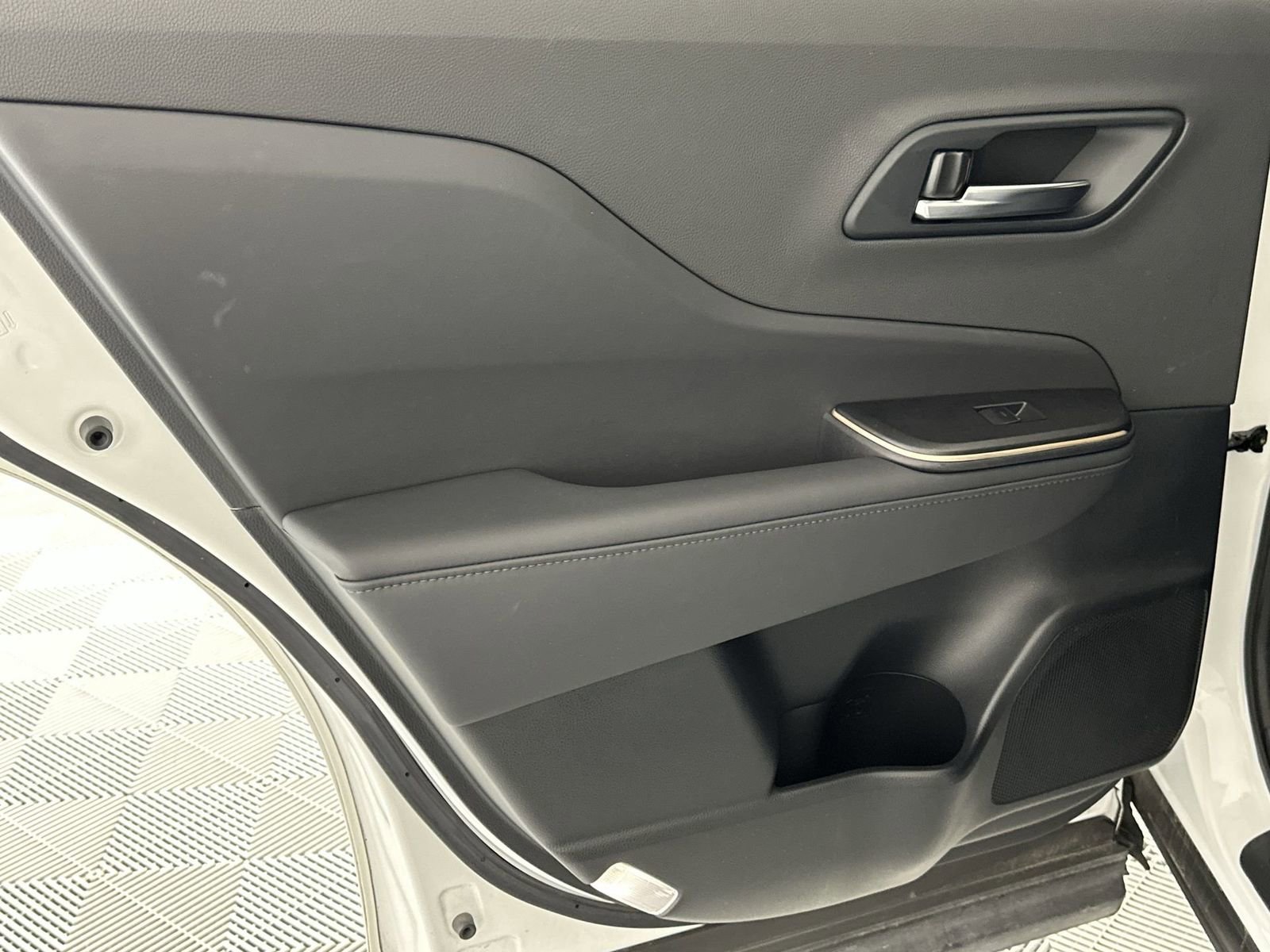 Used 2023 Toyota Crown XLE AWD/4WD image 31