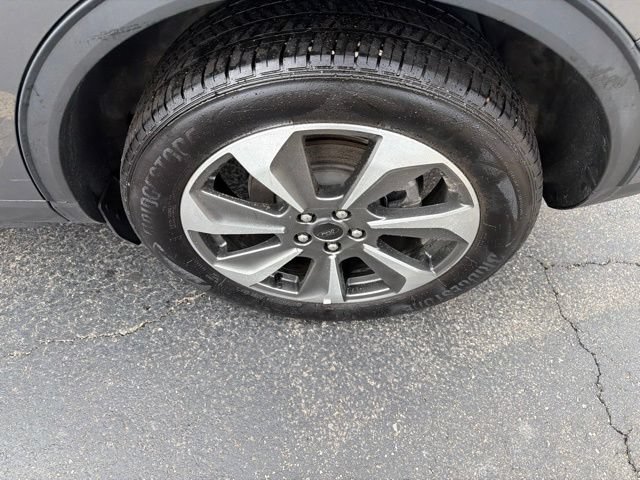 Certified 2025 Ford Escape Platinum AWD/4WD image 12