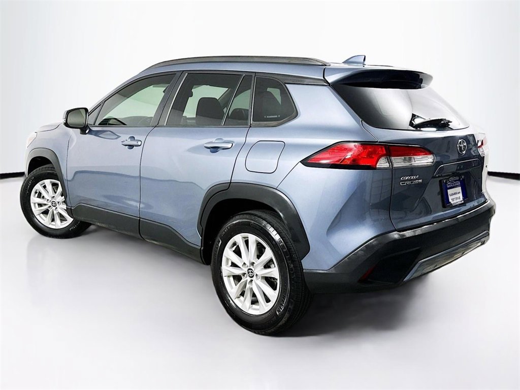 Used 2022 Toyota Corolla Cross LE image 6