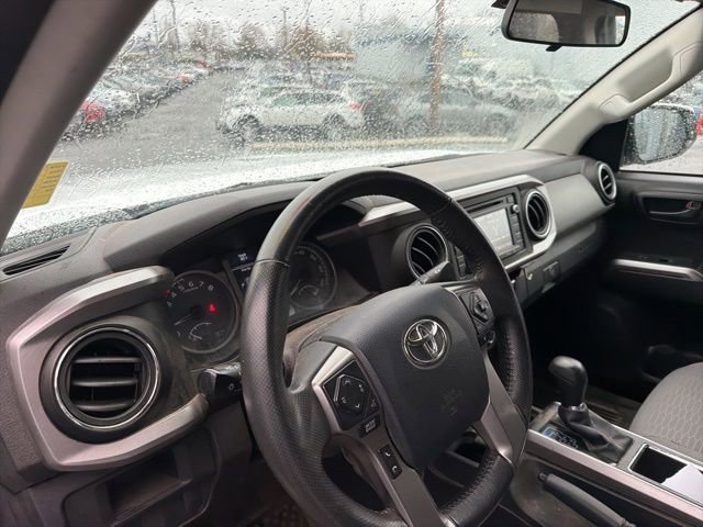 Used 2017 Toyota Tacoma SR5 w/ SR5 Appearance Package (SM) image 6