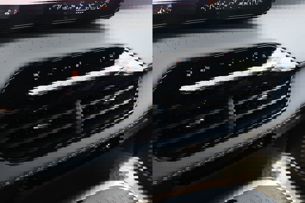 New 2026 Buick Enclave Avenir w/ Super Cruise Package image 12