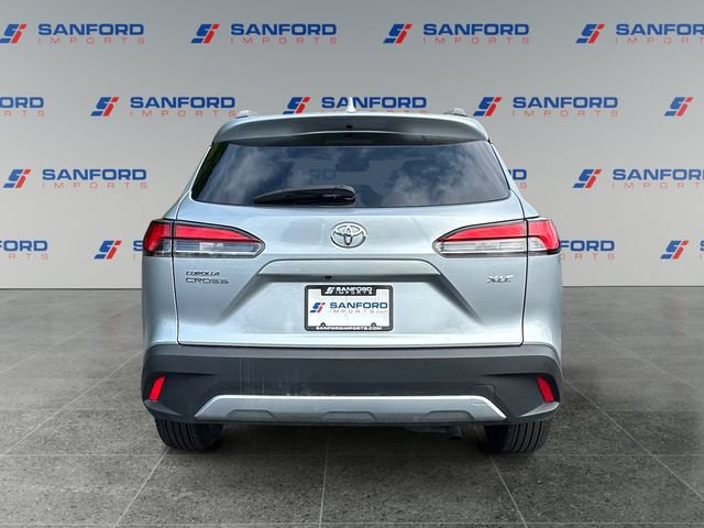 Used 2023 Toyota Corolla Cross XLE FWD image 4