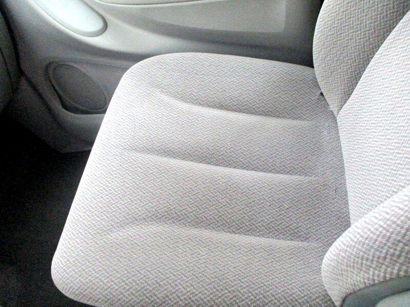 Used 2007 Chrysler Town & Country Touring image 12