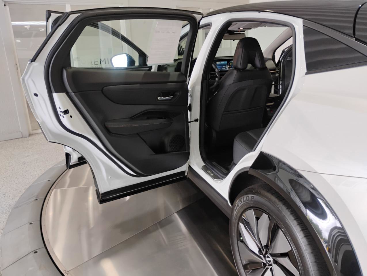 Used 2024 Nissan Ariya AWD image 56